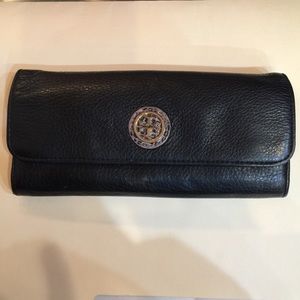 Black Tory Burch wallet